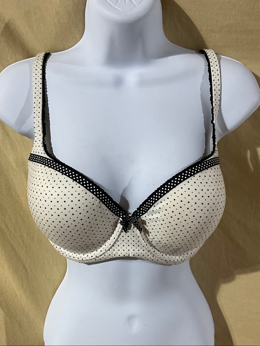 Victoria's Secret Size 34DD Cream Bra with Black Polka Dot Trim